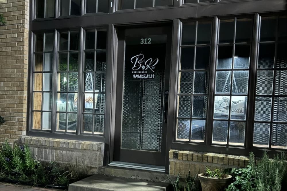 Black Rose Photography now open in Conroe