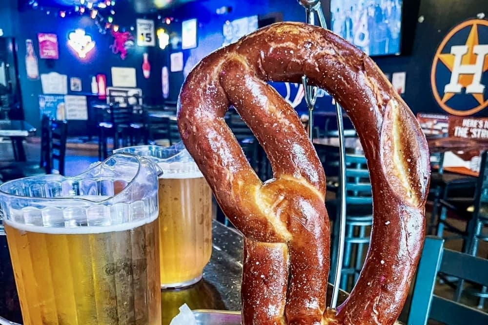 Mak’s Pub & Grill now open in Cypress