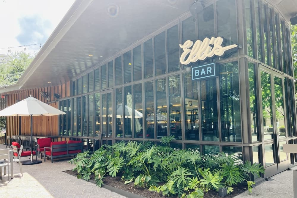 New seasonal restaurant Y Comida pops up in downtown Austin bar