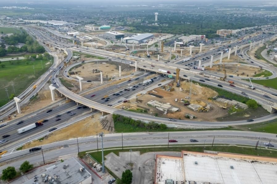 TxDOT announces highway closures around Loop 1604 interchange for
