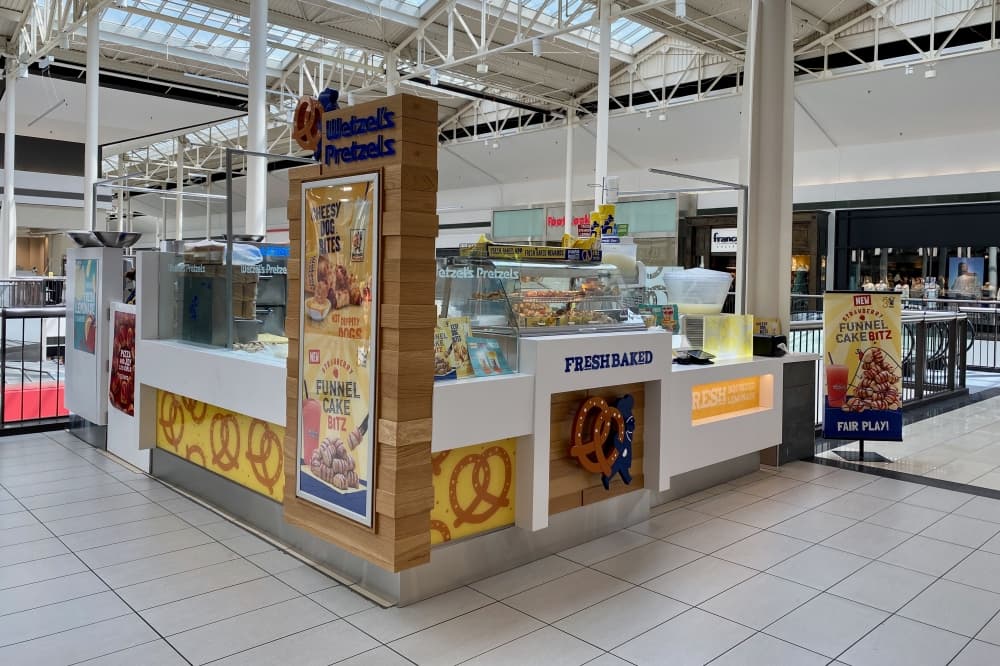 Wetzel’s Pretzels now serving sweet, savory treats following remodel in Deerbrook Mall