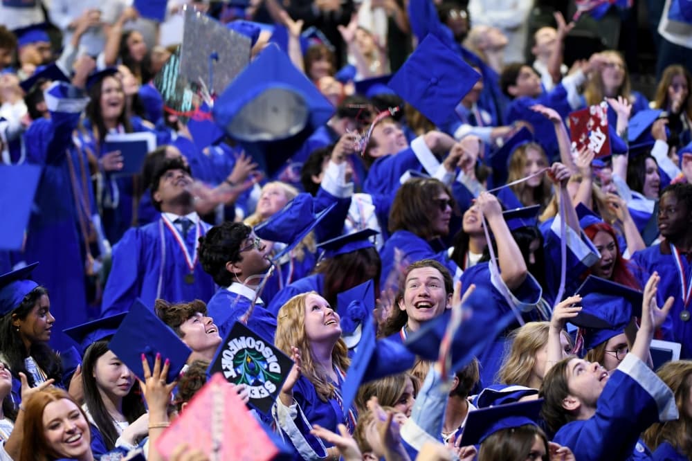 Leander ISD sets graduation ceremony dates for class of 2025