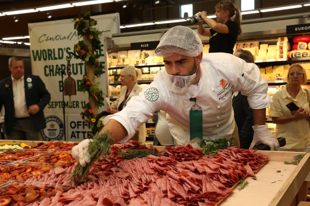 Central Market celebrates 30 years in Texas with record-breaking charcuterie board