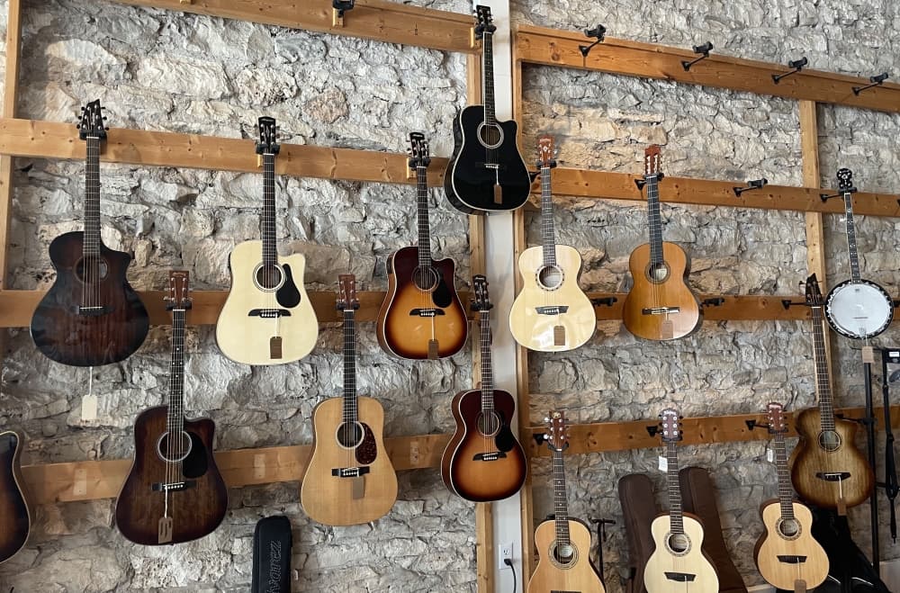 Six Strings Guitar & Lounge now open in downtown Georgetown