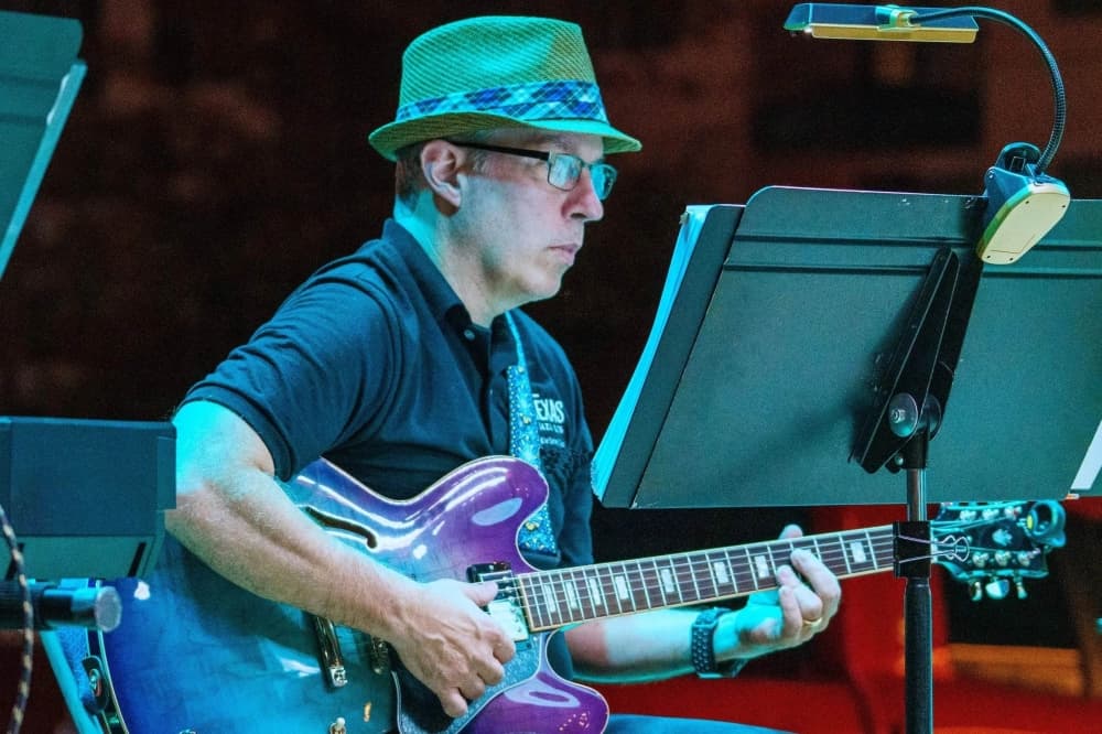A member of the Texas Jazz Cats performing
