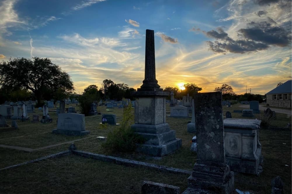 An image of the Bagdad Cemetery. 