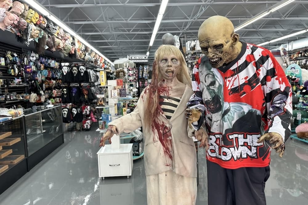 costumes