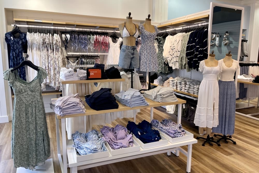 3 new stores now open at Houston Premium Outlets