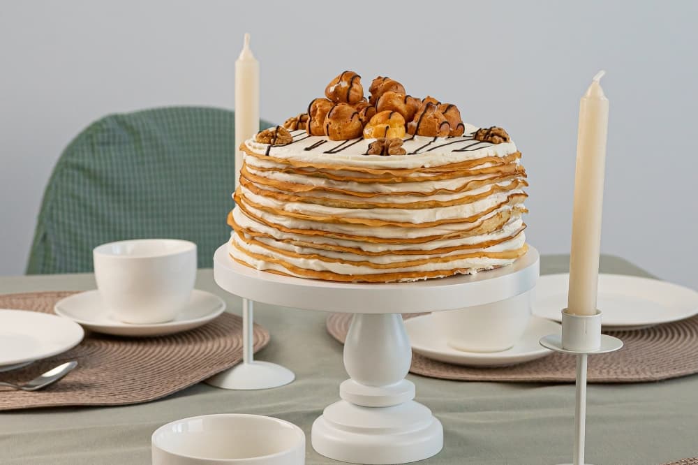 Kazakhstan-based Happy Cake offers sweets, coffee at 1st U.S. location