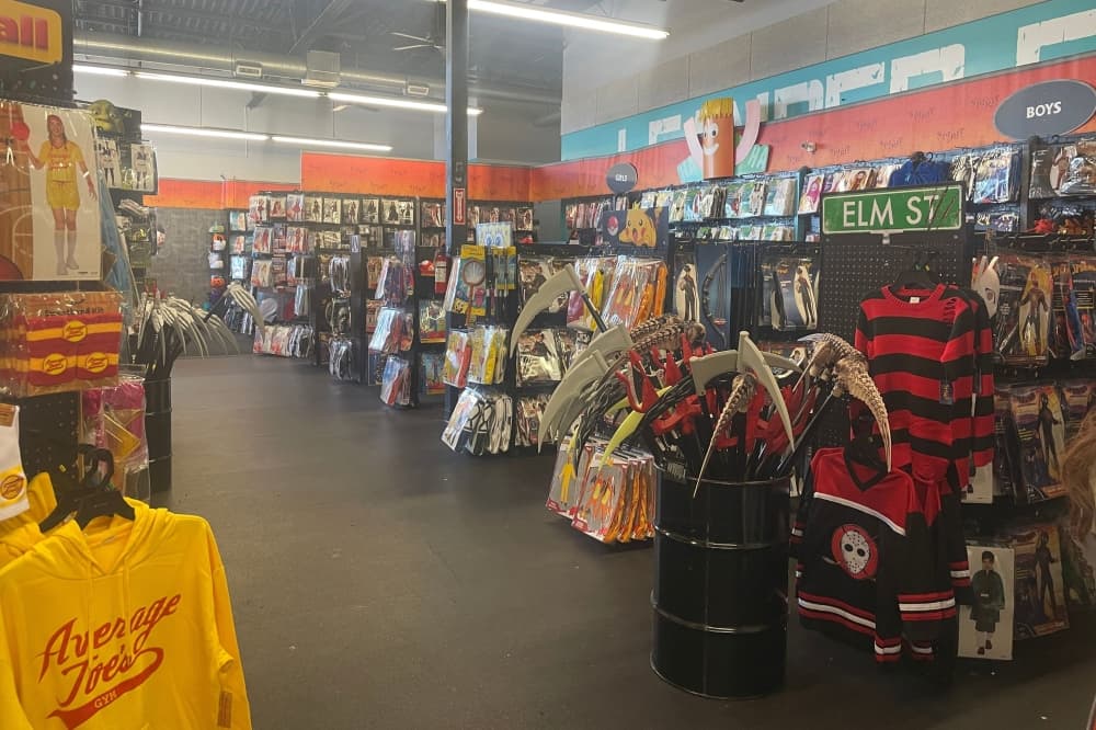 Spirit Halloween now selling costumes, decorations in Leander