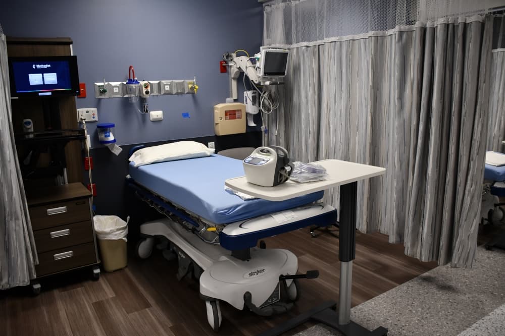 Bed in the outpatient surgery department