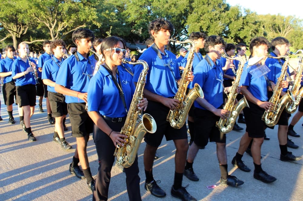 GALLERY: Wolves parade through Plano