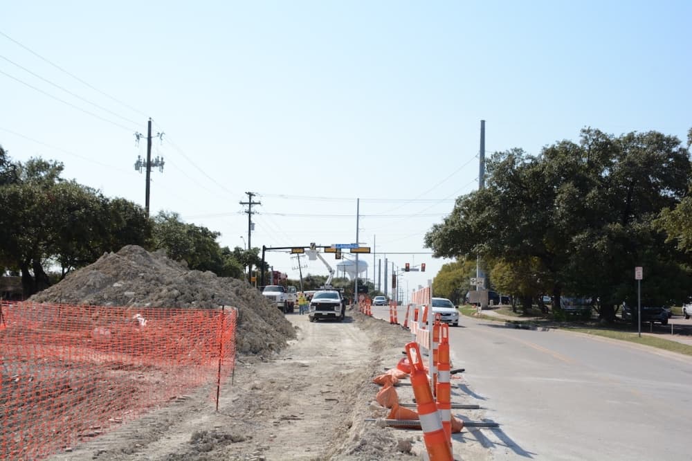 Atmos gas line replacement underway along segment of Glenville Drive