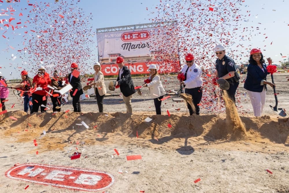 H-E-B breaks ground on first Manor store Oct. 9