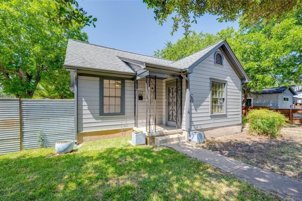 Fewer Central Austin homes sold year over year in September; more days spent on market