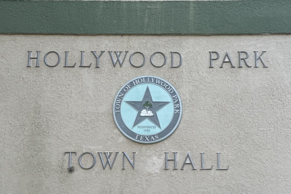 Update: Former Hollywood Park officials dispute mayor's claim