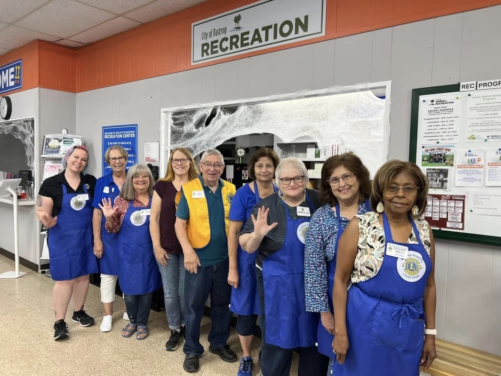 An image of the volunteers. 