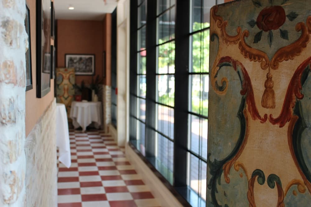 Executive Chef Bruno Amato said the restaurant has a "New York Italian" dining atmosphere. (Asia Armour/Community Impact)