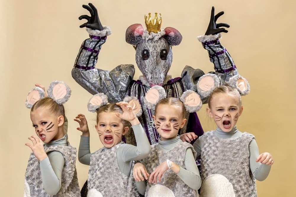 The Kingwood Ballet in costumes