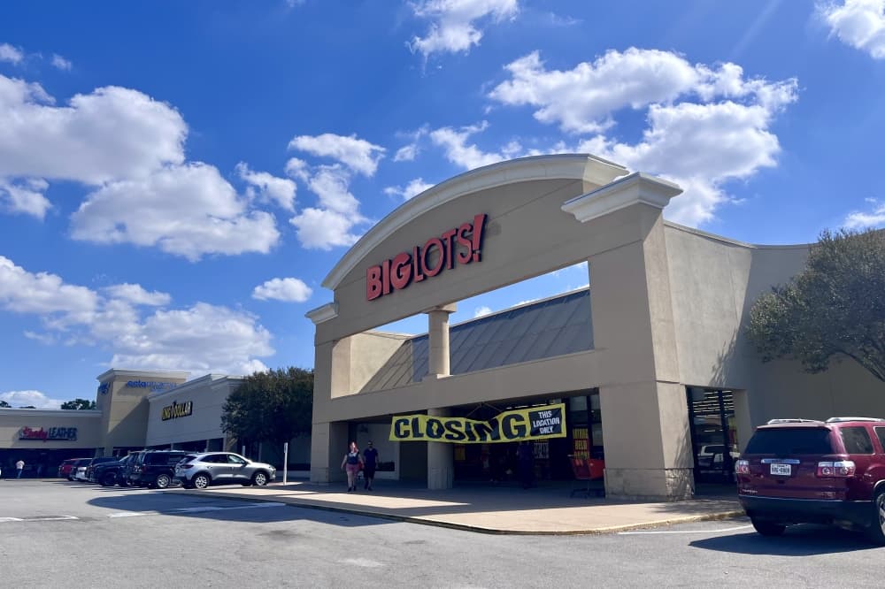 exterior of Big Lots