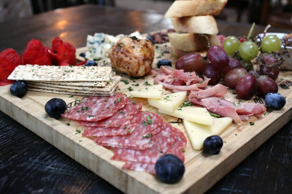 Restaurateur brings culinary, creative chops to pub atmosphere at Shoal Creek Tavern
