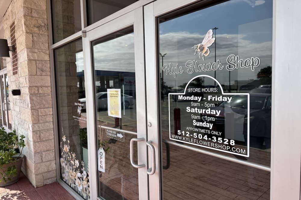 Locally owned flower shop relocates in Kyle