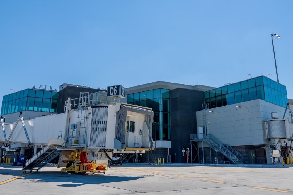 IAH officials celebrate opening of new Terminal D-West Pier