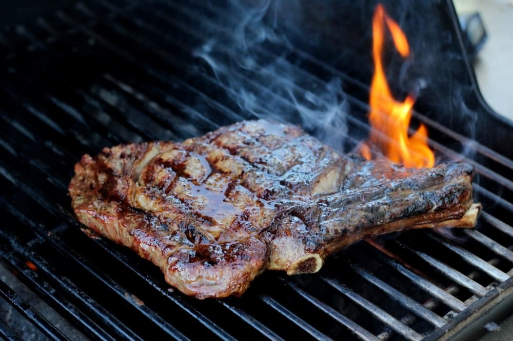 Make this holiday season memorable with private dining from Freda’s Seafood Grille