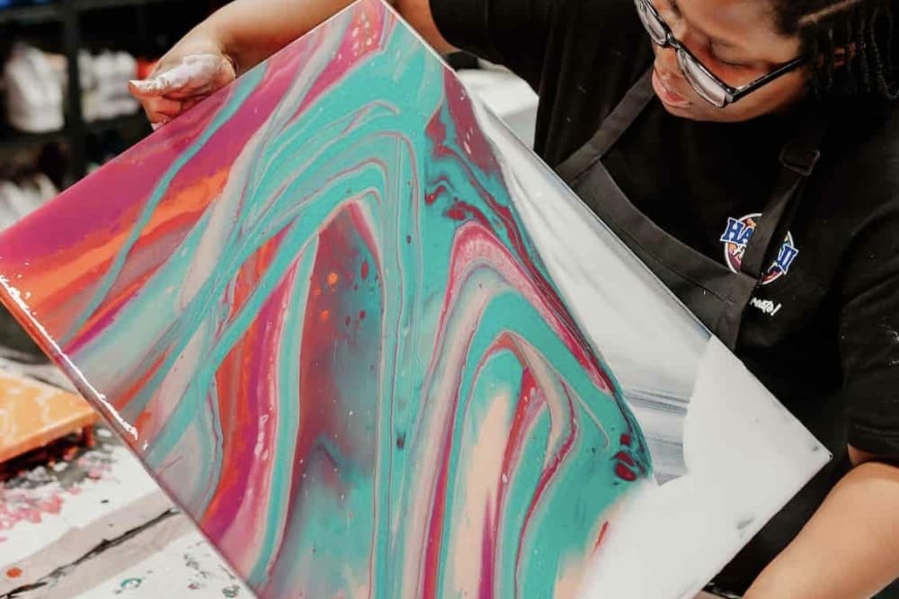 Couples will customize their own charcuterie boards and wine glasses into fluid art pieces at Hawaii Fluid Art. (Courtesy Hawaii Fluid Art)
