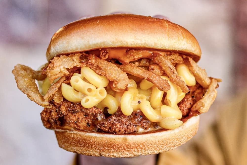 Shaquille O'Neal-founded Big Chicken opens 3rd Houston location near Washington Avenue
