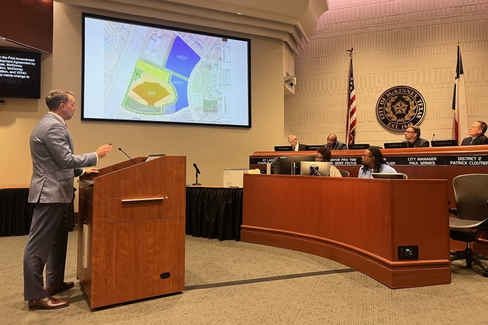 Michael Kowski speaking