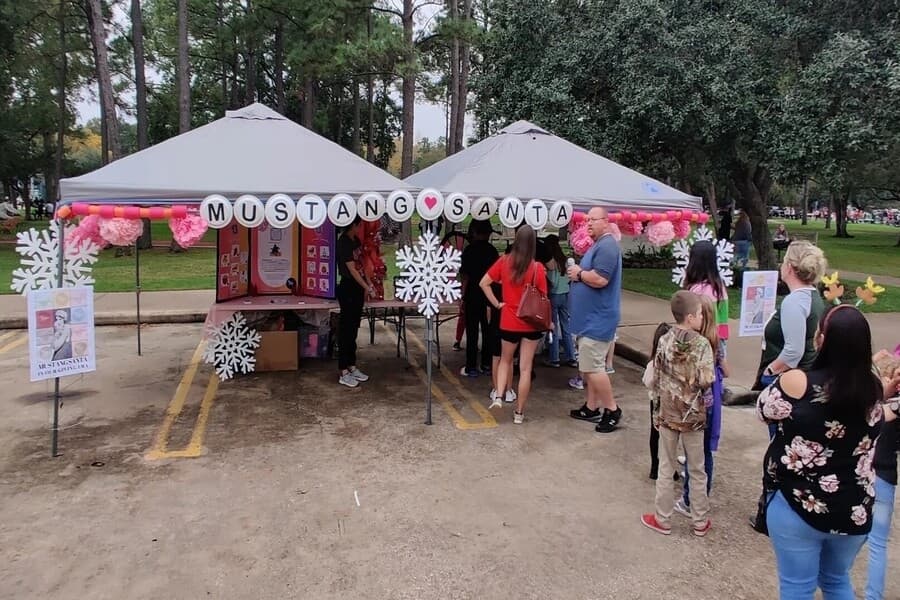 Friendswood ISD begins holiday fundraiser for families in need