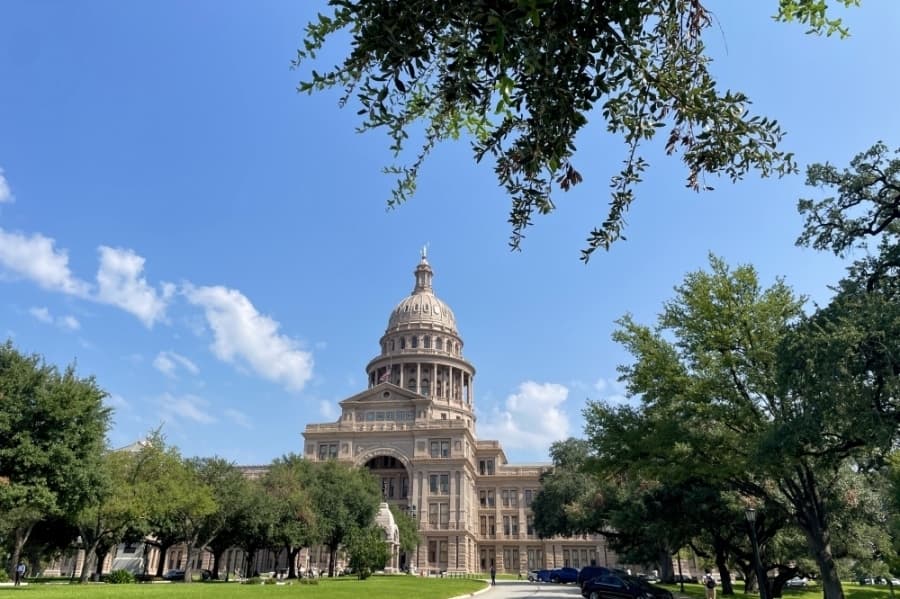 Gov. Abbott approves bill creating coastal protection account