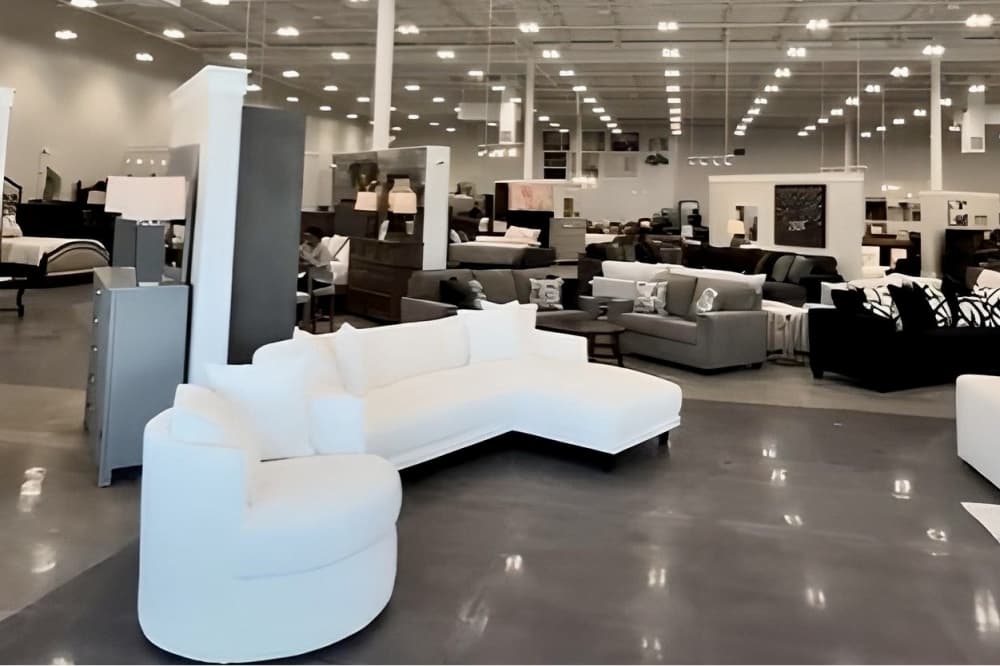 Más Furniture & Mattresses to close Cy-Fair location