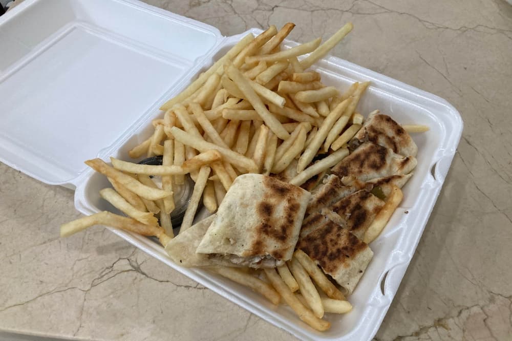 Al Reem Shawarma offers Mediterranean food in Richardson