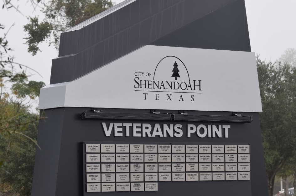 Shenandoah honors veterans with dedication of Veterans Point at Vision Park