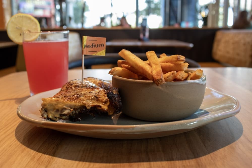 Nando’s Peri-Peri now open in Austin