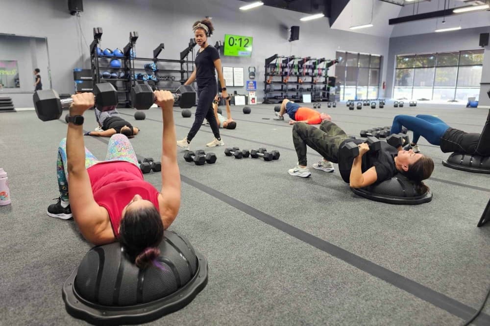 People working out at Fit Body Boot Camp