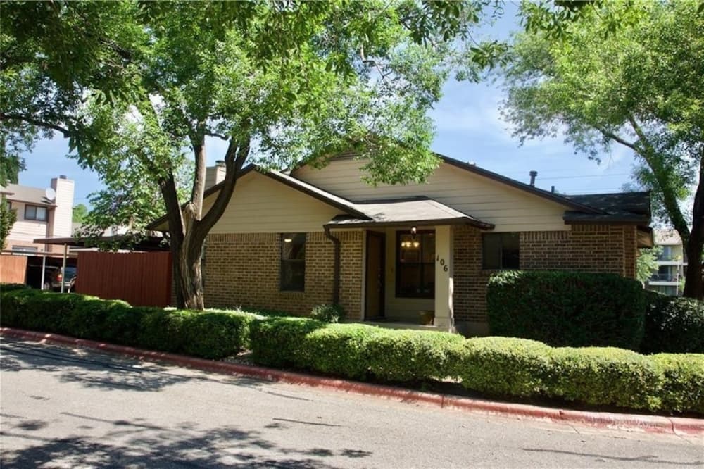 Southwest Austin, Dripping Springs homes spent more time on market in October year over year