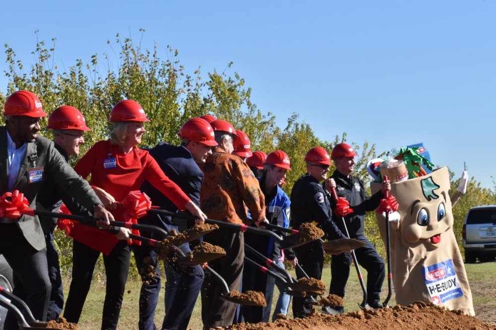 H-E-B holds groundbreaking ceremony for Mid-Cities grocery store near Colleyville