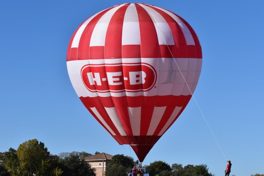 hot air balloon 