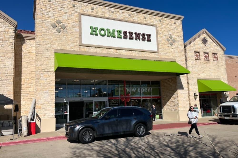 people walking out of Homesense