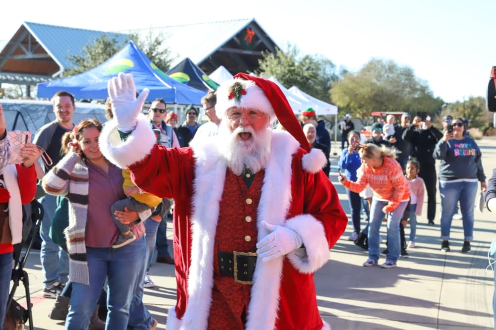 Holiday market, tree lighting: 5 Dallas-Fort Worth area events to attend, Nov. 21-23