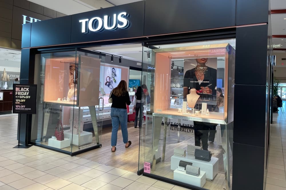 Tous accessories store now open at Willowbrook Mall
