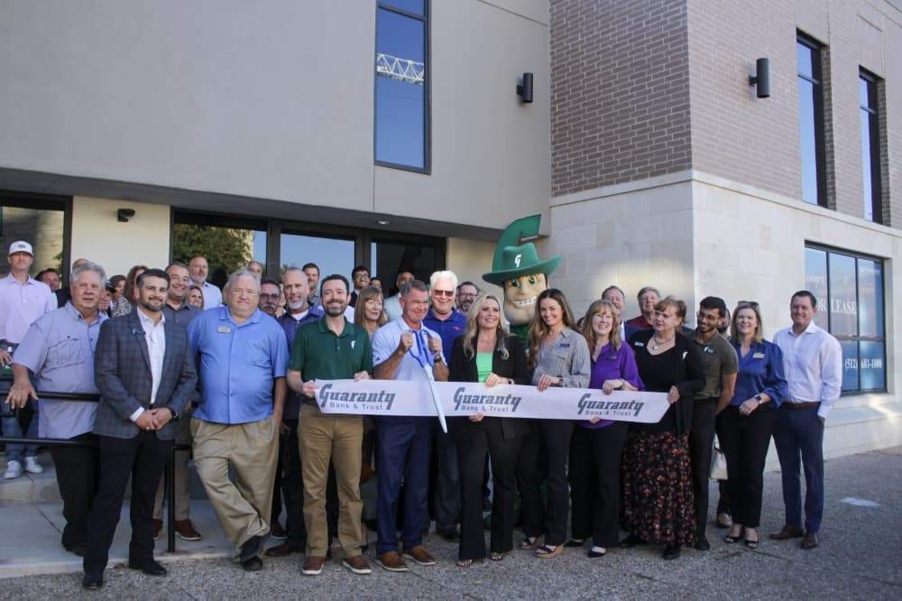 Guaranty Bank and Trust celebrates relocation across the square