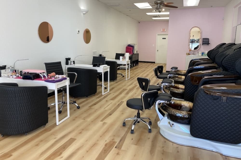 Bnails offers massages, nail services in Flower Mound