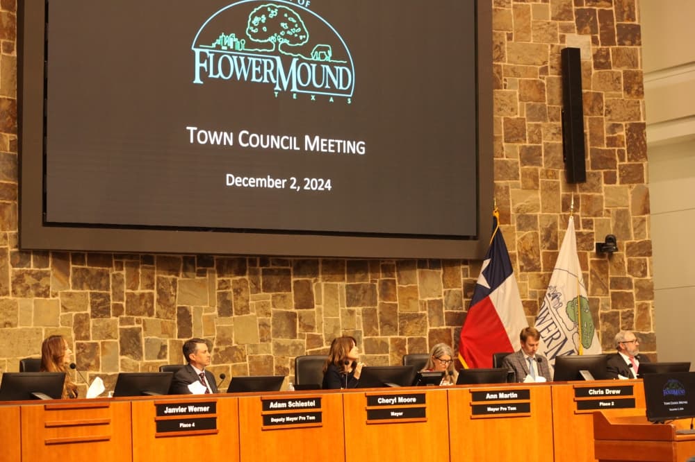 Flower Mound Town Council urges officials to postpone school closure