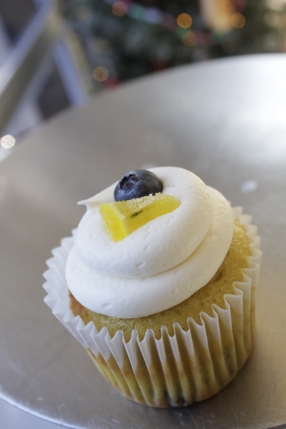 An image of the lemon blueberry cupcake. 