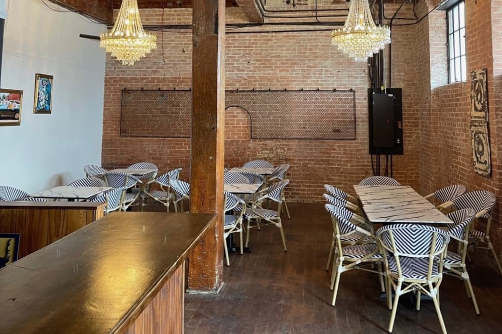 bistro-style cafe