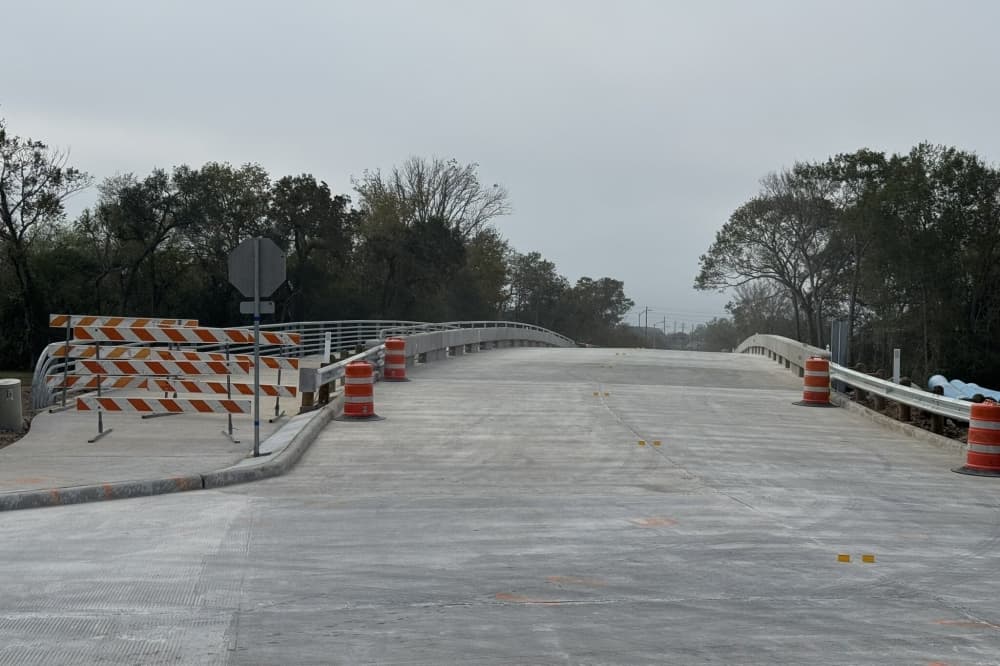 Green Tee bridge opens in Pearland